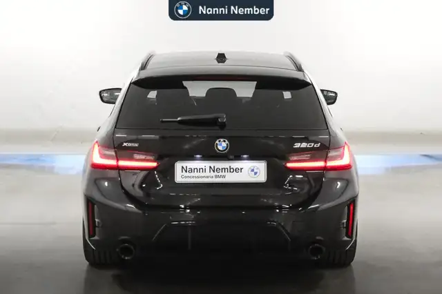 BMW 3 Series view 4