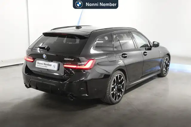 BMW 3 Series view 3