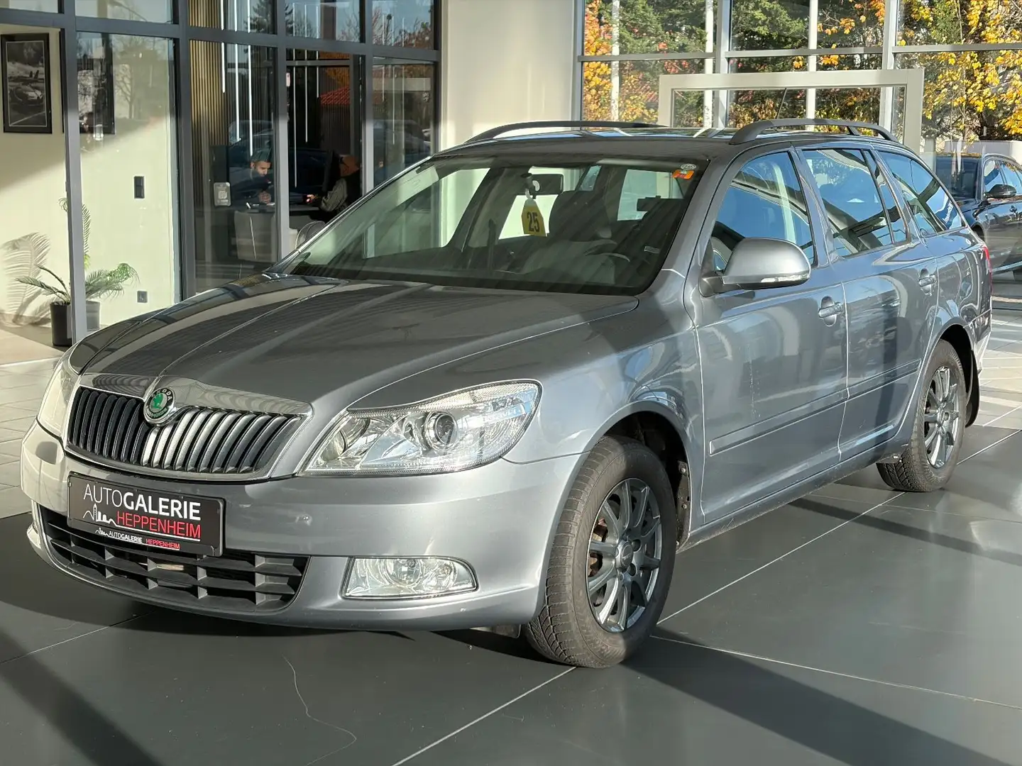 Skoda Octavia Combi Ambition/KLIMA/NAV/SHZ/R-KAM Grau - 1