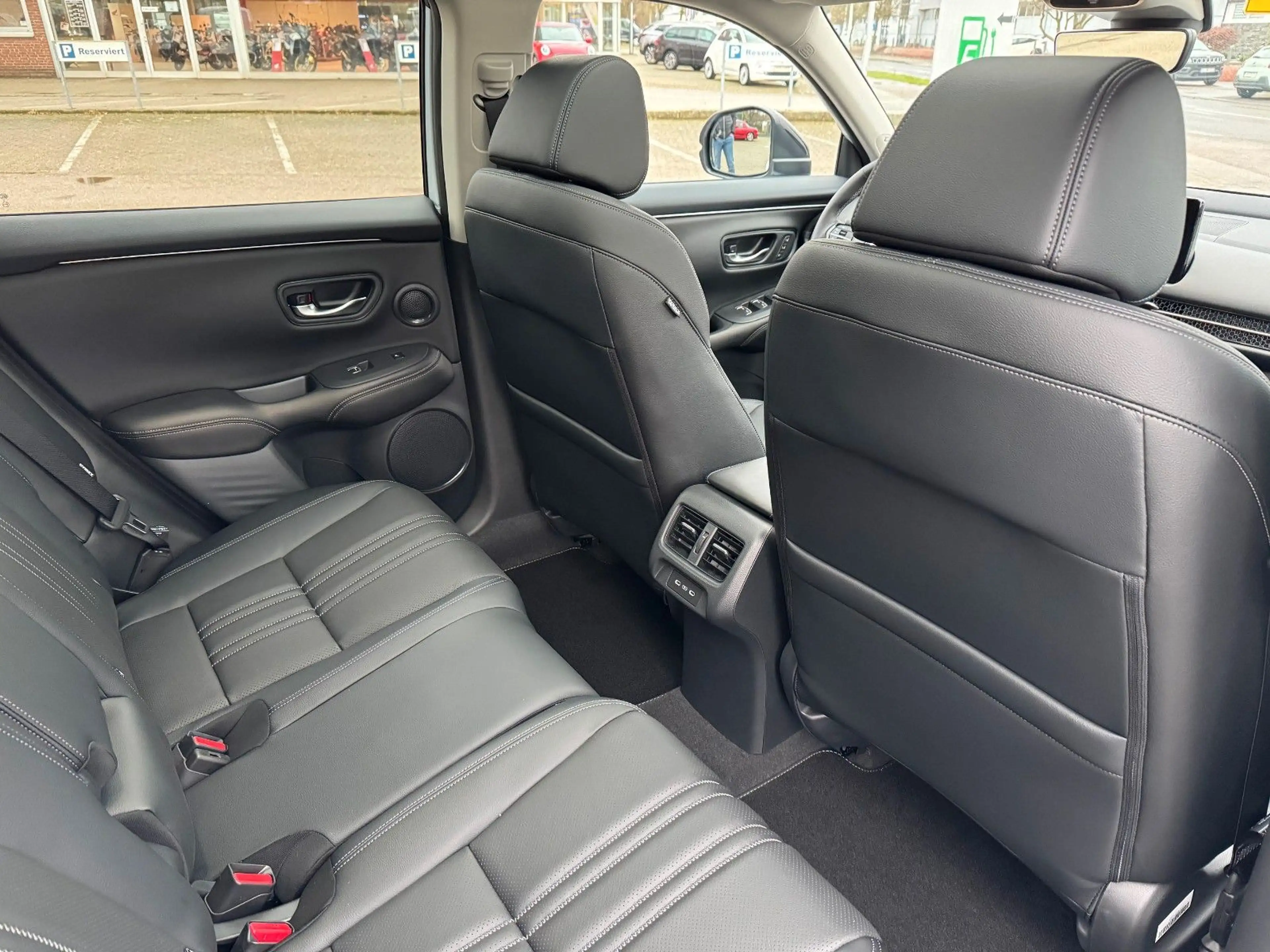 Honda ZR-V 2.0 e:HEV Advance Black Paket VERFÜGBAR — photo 12
