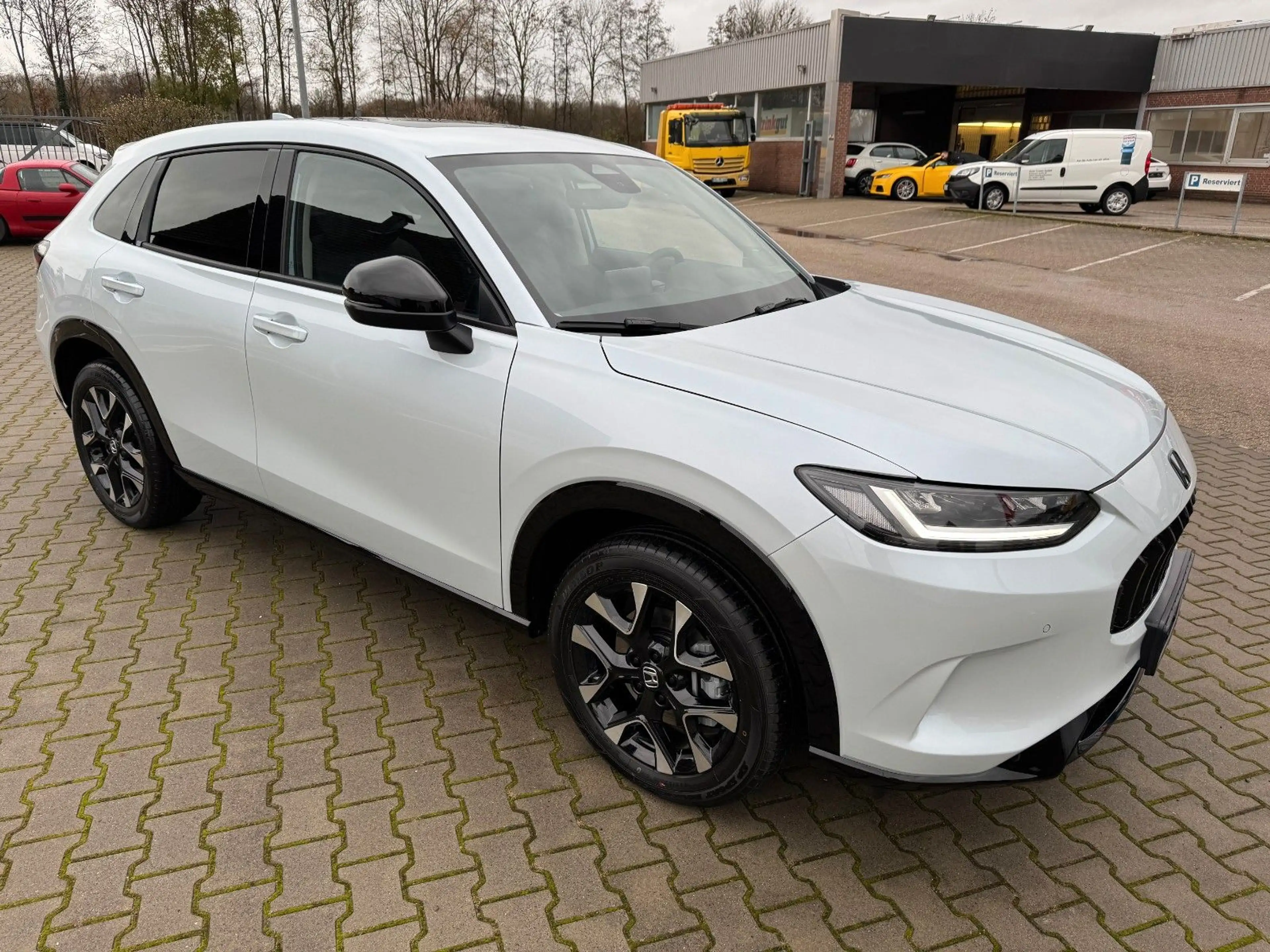 Honda ZR-V 2.0 e:HEV Advance Black Paket VERFÜGBAR — photo 3