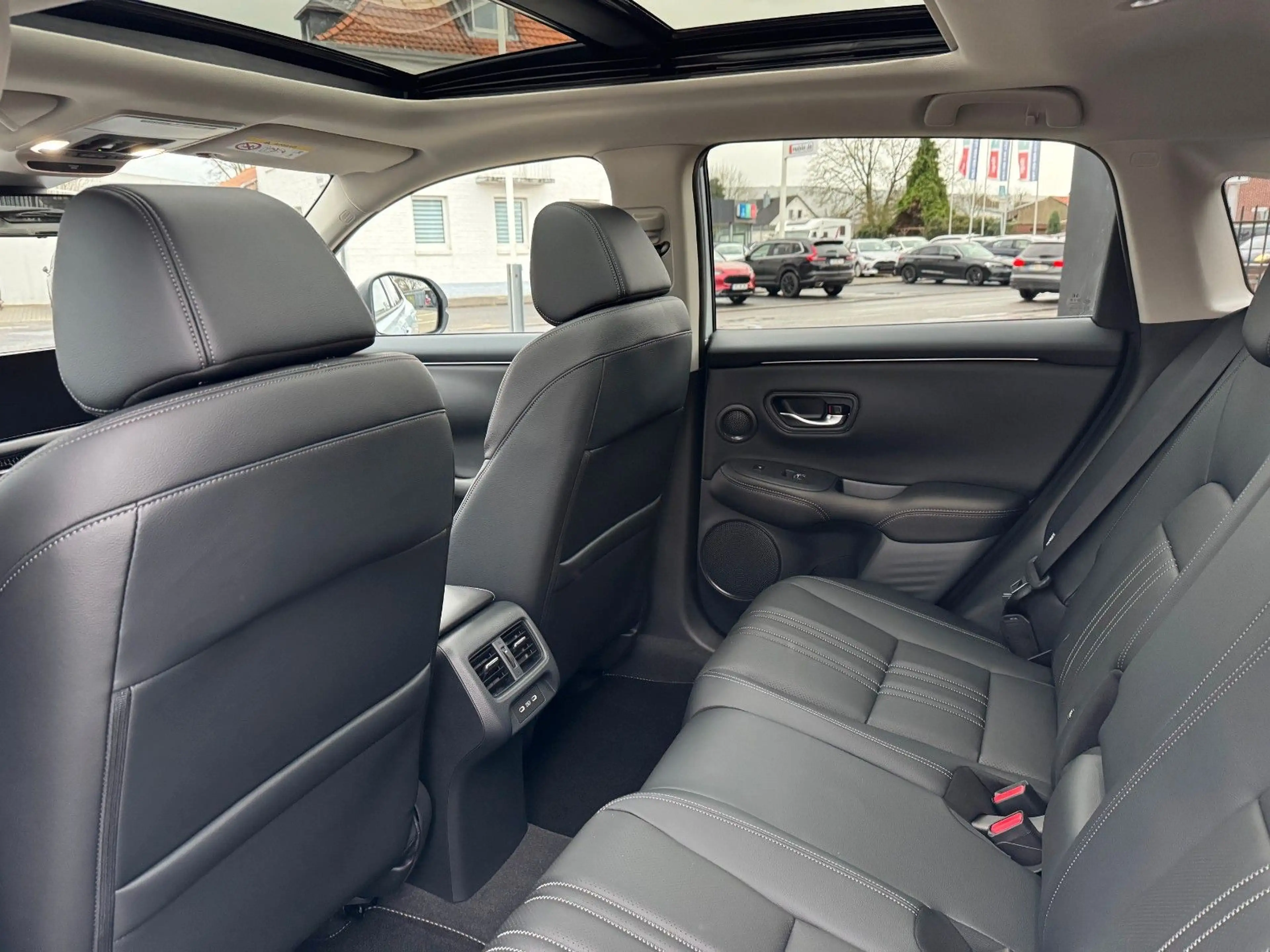 Honda ZR-V 2.0 e:HEV Advance Black Paket VERFÜGBAR — photo 11