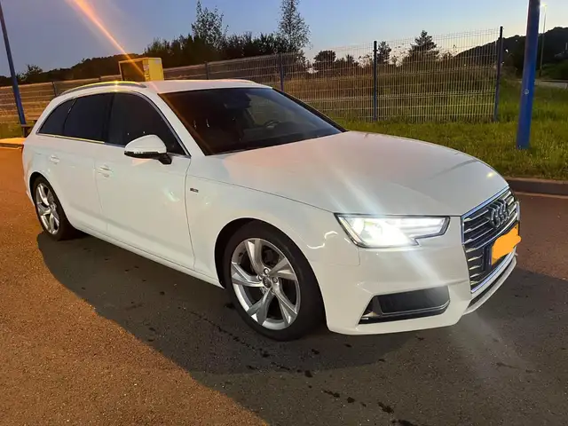 Audi A4 30 TDI sport