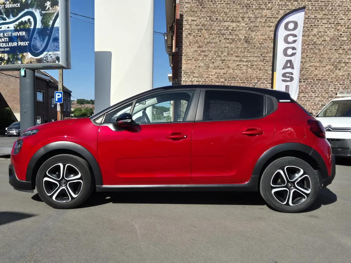Citroen C3 1.2i 83 CV FEEL ** TRES PEU DE KMS ** Rouge - 2