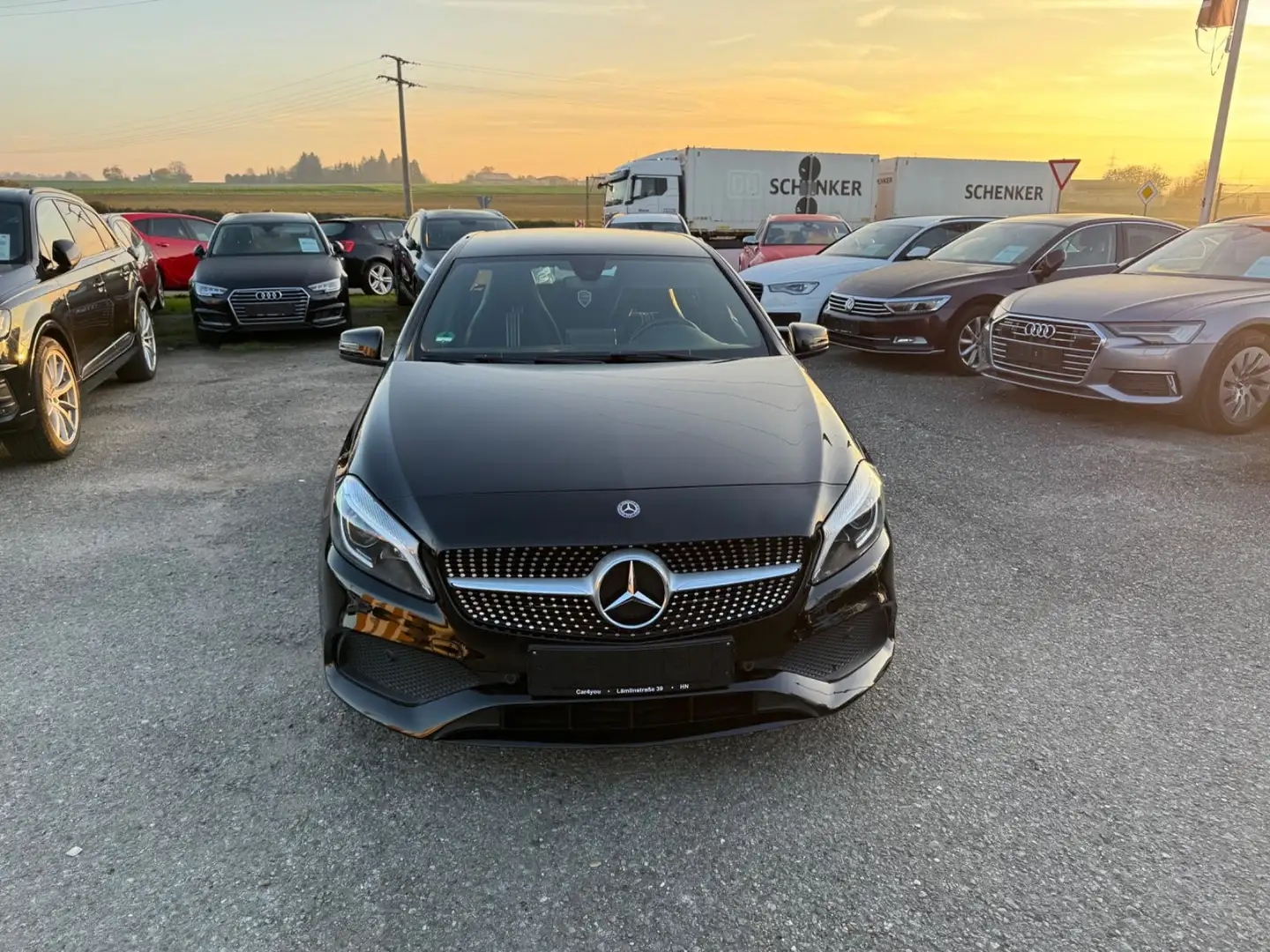 Mercedes-Benz A 180 AMG-Line Auto.F1 LED Kamera Alcantara Navi Noir - 2