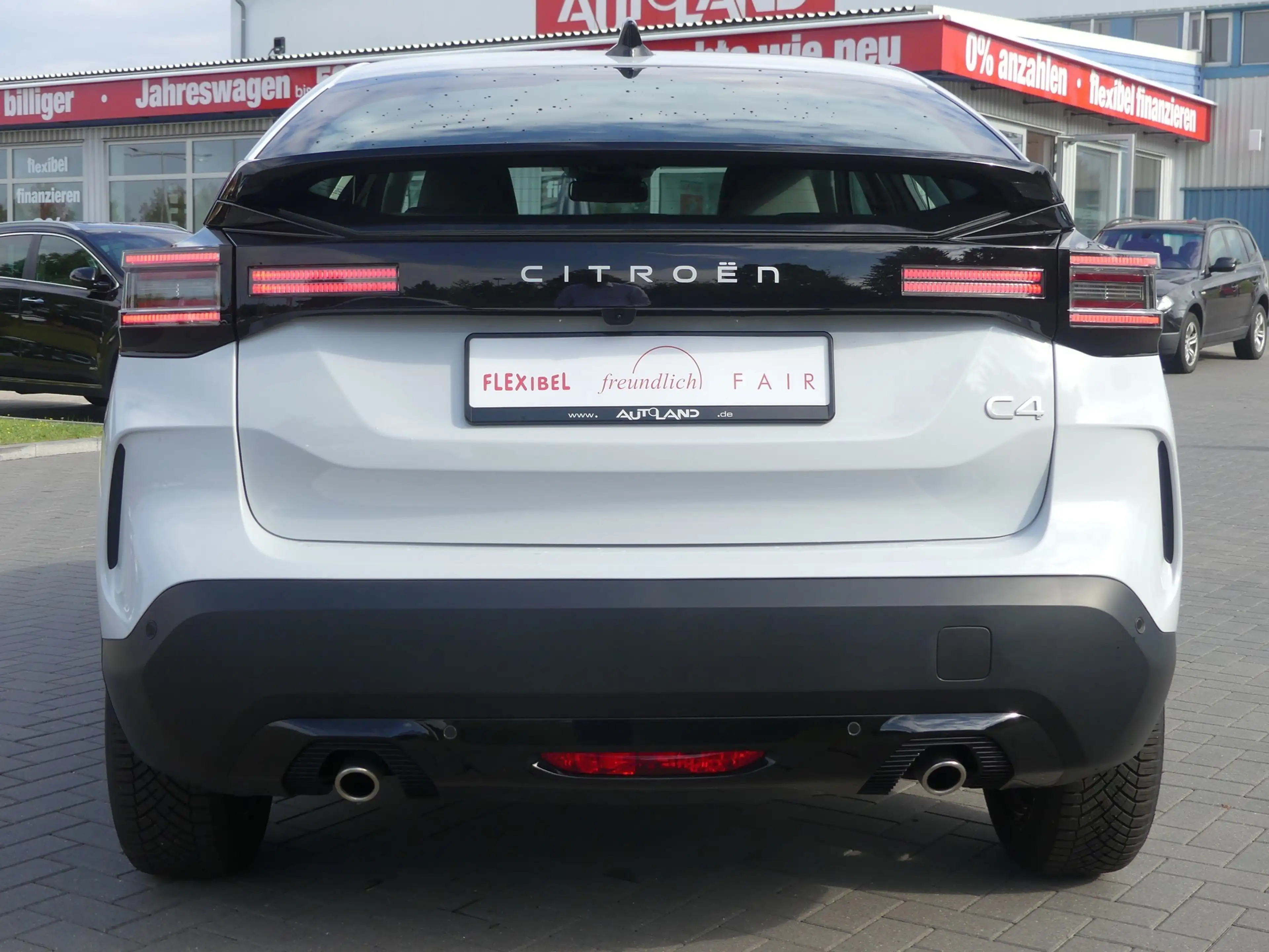 Citroen C4 Hybrid 145 Aut. Facelift LED Navi Kamera — photo 4