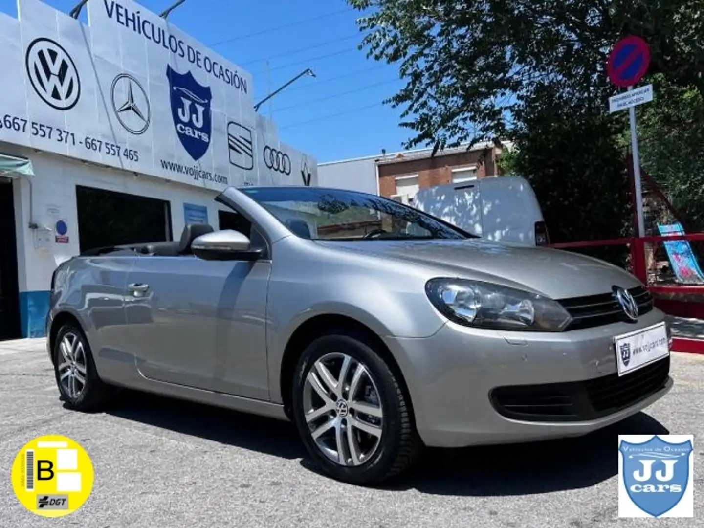 Volkswagen Golf Cabriolet 2.0 TDI BlueMotion Tech. - 2