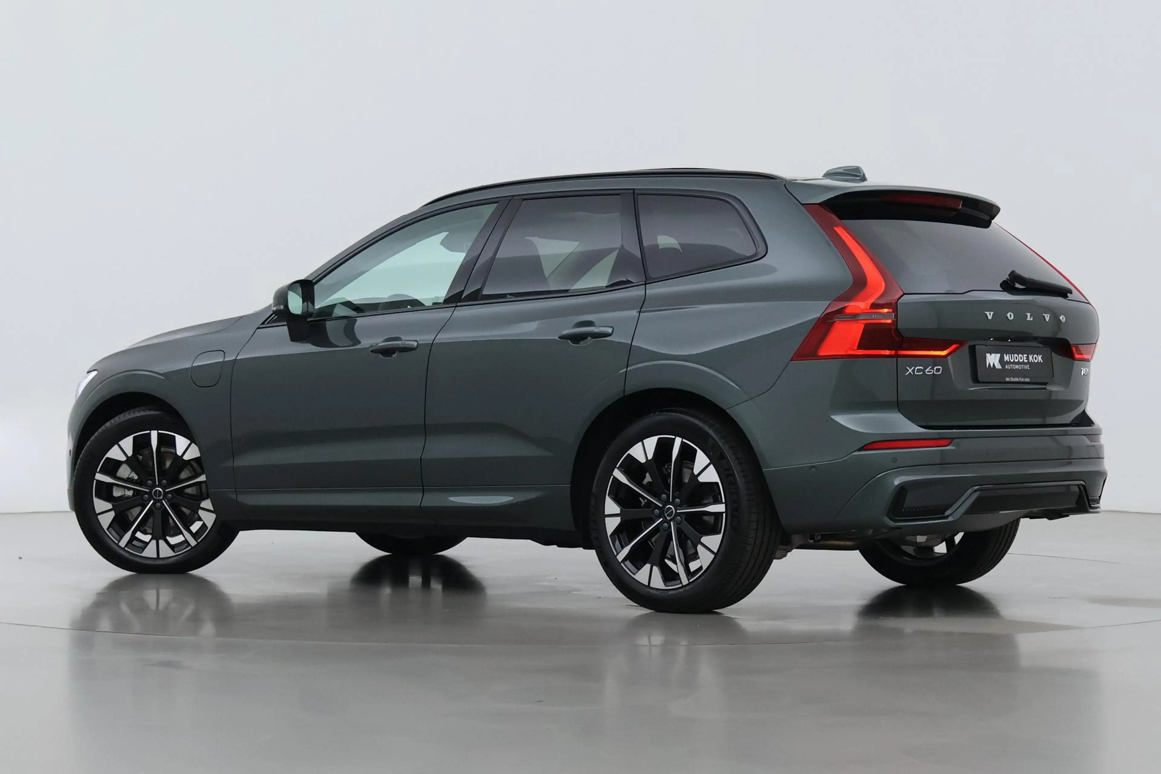 Volvo XC60 T8 Ultra Dark | Luchtvering | Harman/Kardon | Pano — photo 2