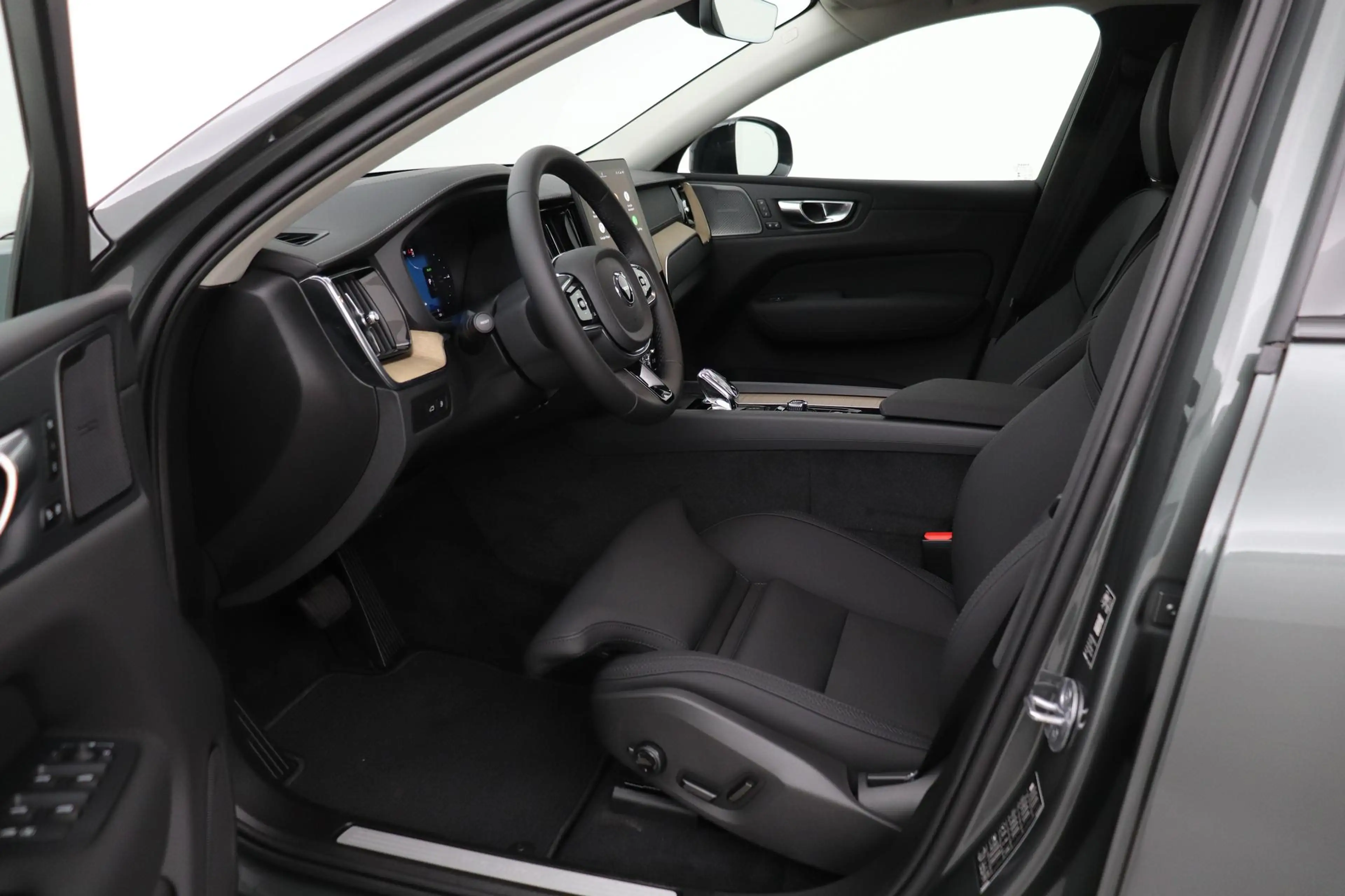 Volvo XC60 T8 Ultra Dark | Luchtvering | Harman/Kardon | Pano — photo 3