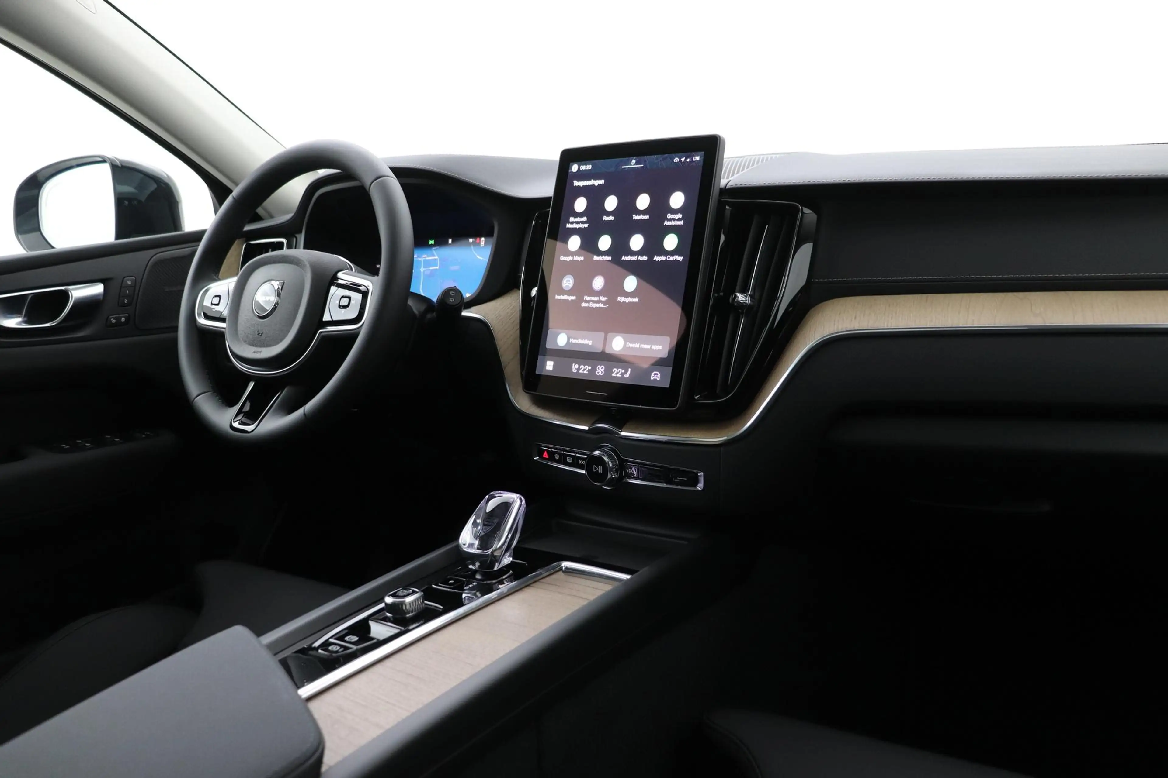 Volvo XC60 T8 Ultra Dark | Luchtvering | Harman/Kardon | Pano — photo 17