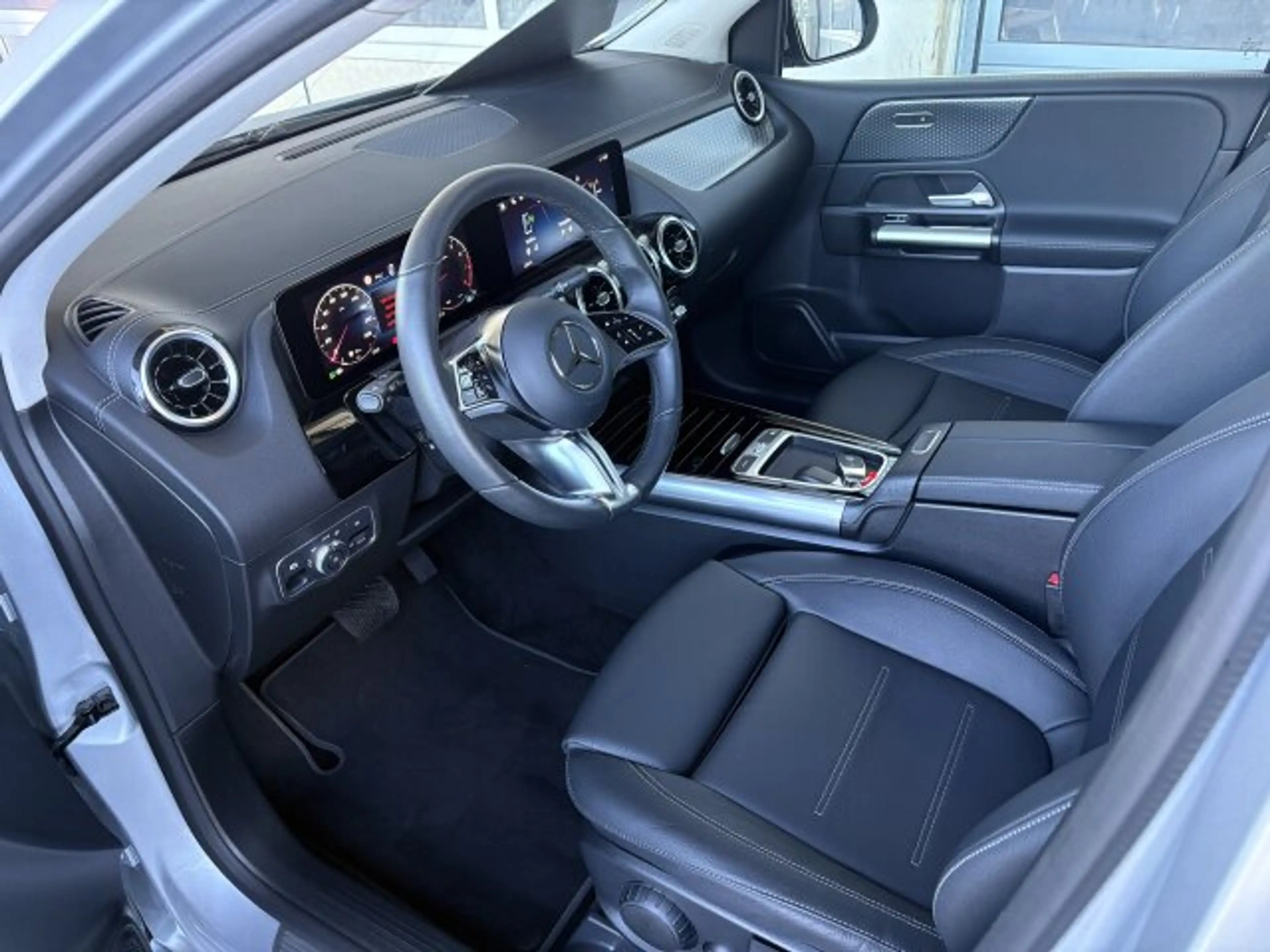 Mercedes-Benz B 200 B 200 ProgressiveAdvanced Leder 360° Distronic — photo 11
