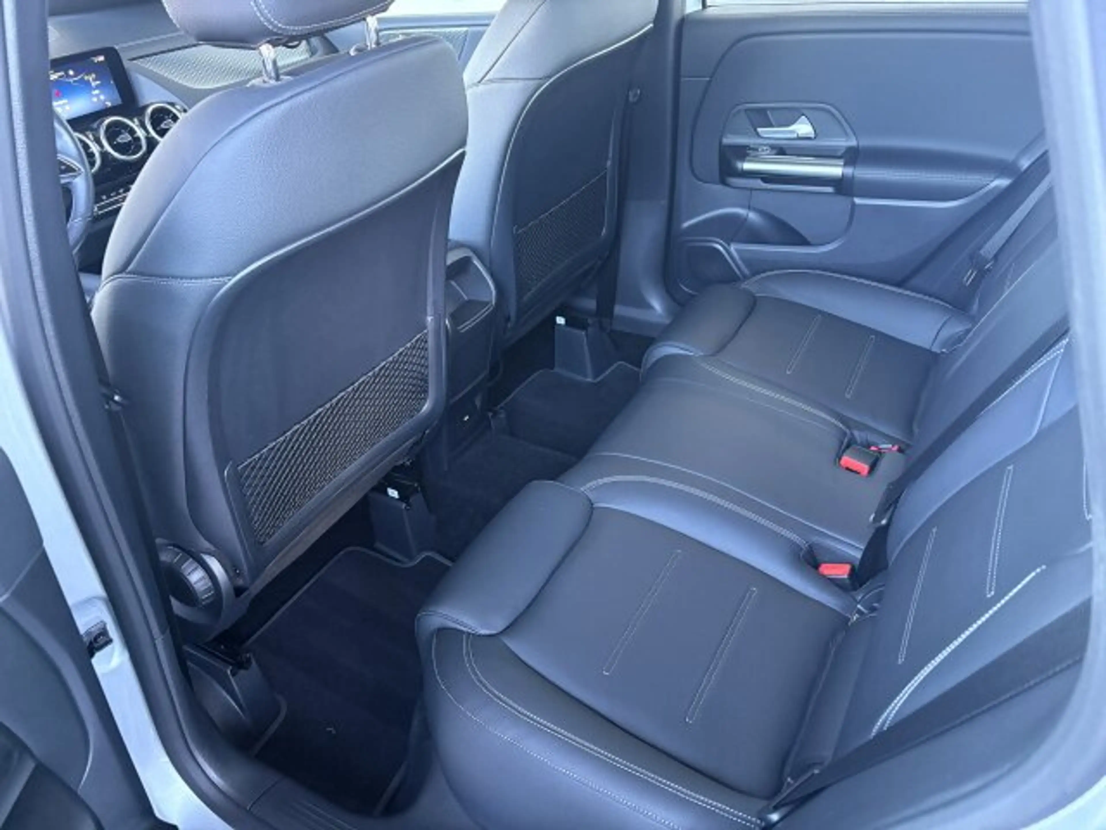 Mercedes-Benz B 200 B 200 ProgressiveAdvanced Leder 360° Distronic — photo 13