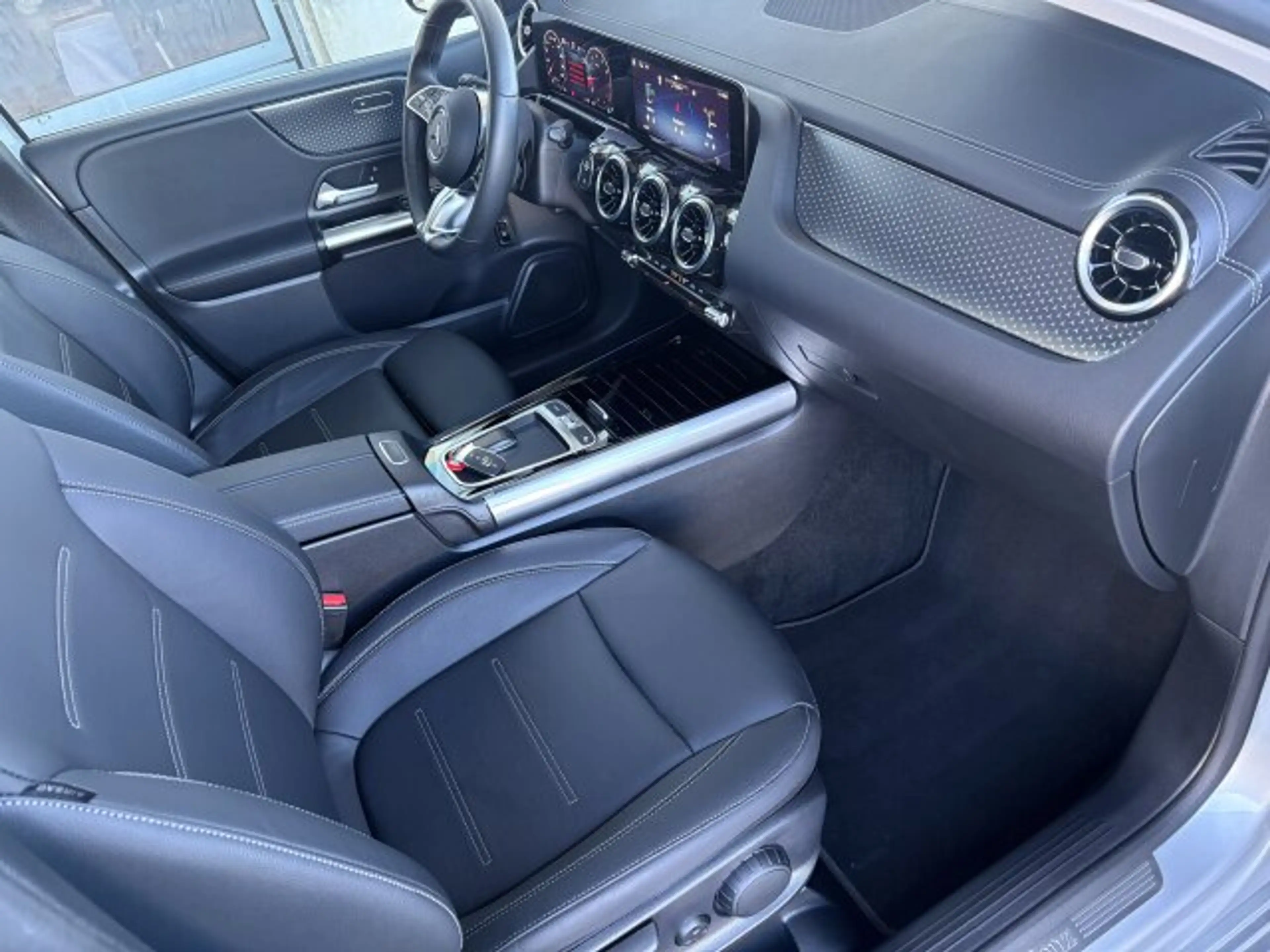 Mercedes-Benz B 200 B 200 ProgressiveAdvanced Leder 360° Distronic — photo 12