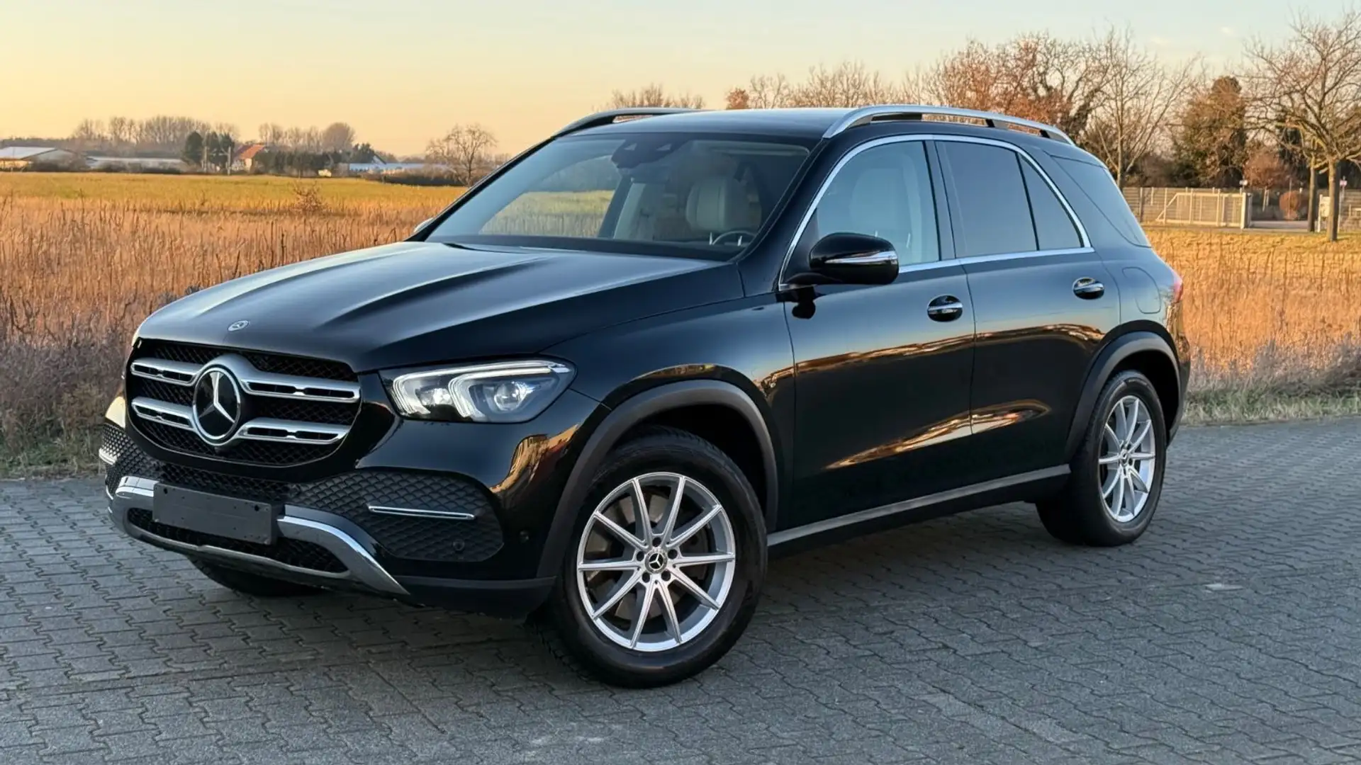 Mercedes-Benz GLE 350 GLE350e 4Matic*PANO*ACC*MASSAGE*360°KAMERA*LEDER Schwarz - 1