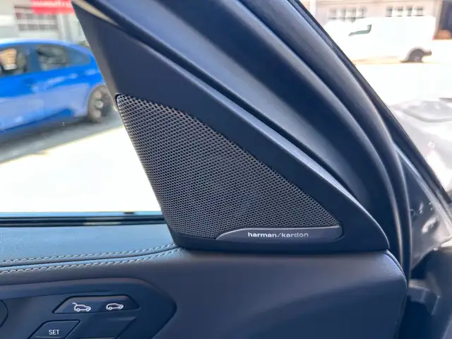 BMW X6 view 14