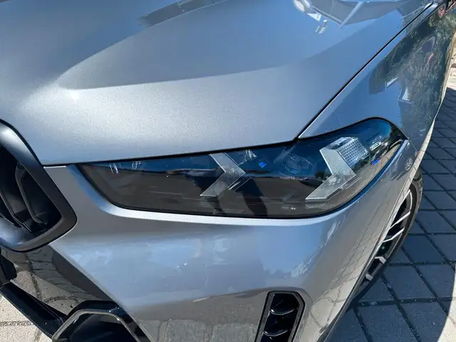 BMW X6 view 10