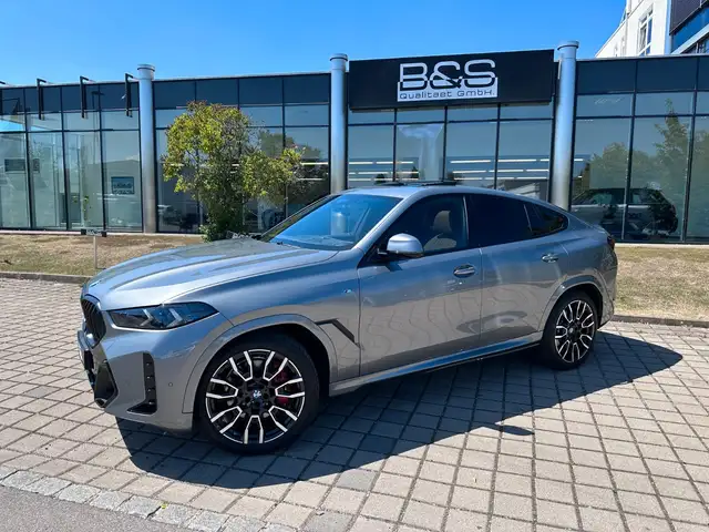 BMW X6 view 4