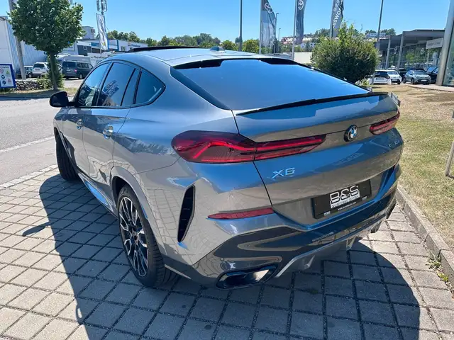 BMW X6 view 5