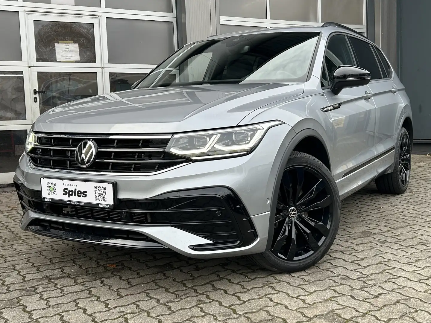Volkswagen Tiguan Allspace R-Line 4Motion Matrix AHK Shz Argento - 2