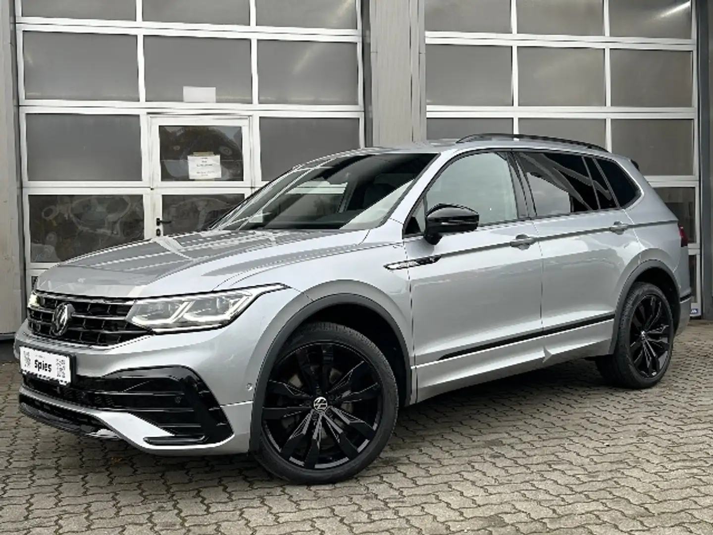 Volkswagen Tiguan Allspace R-Line 4Motion Matrix AHK Shz Argento - 1