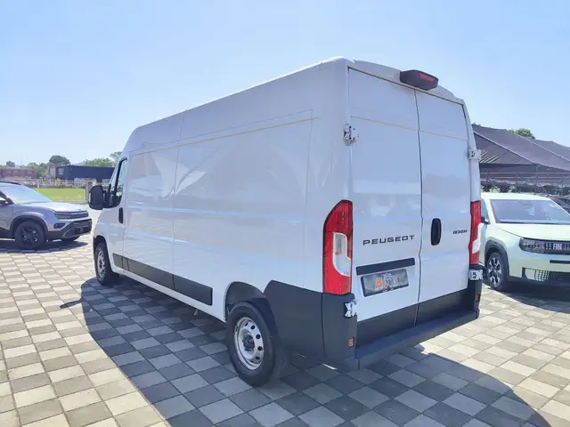 Peugeot Boxer view 5