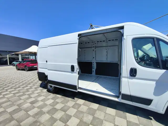 Peugeot Boxer view 10