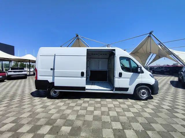 Peugeot Boxer view 9