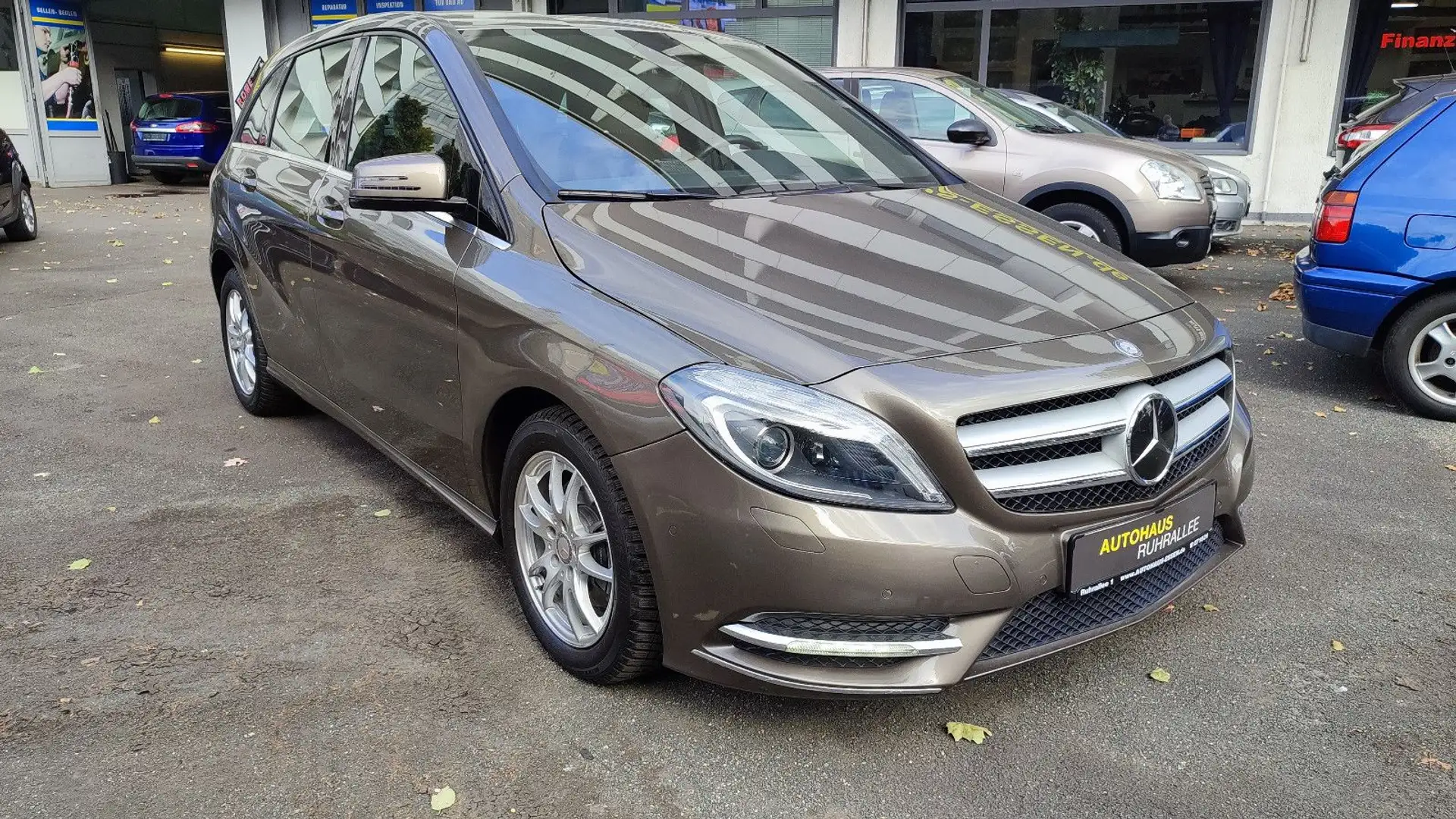 Mercedes-Benz B 200 Navi, Autom., Leder, erst 57 TKM, Scheckh. Braun - 1