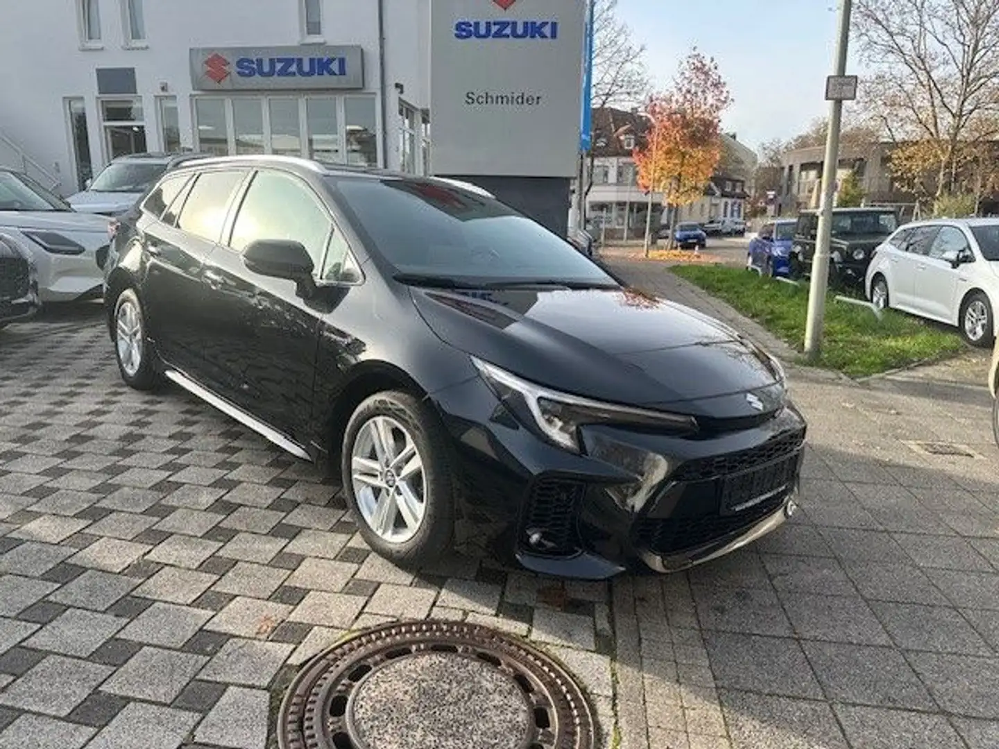 Suzuki Swace 1.8 Hybrid Comfort+/Navigation/LED/AHK Schwarz - 1