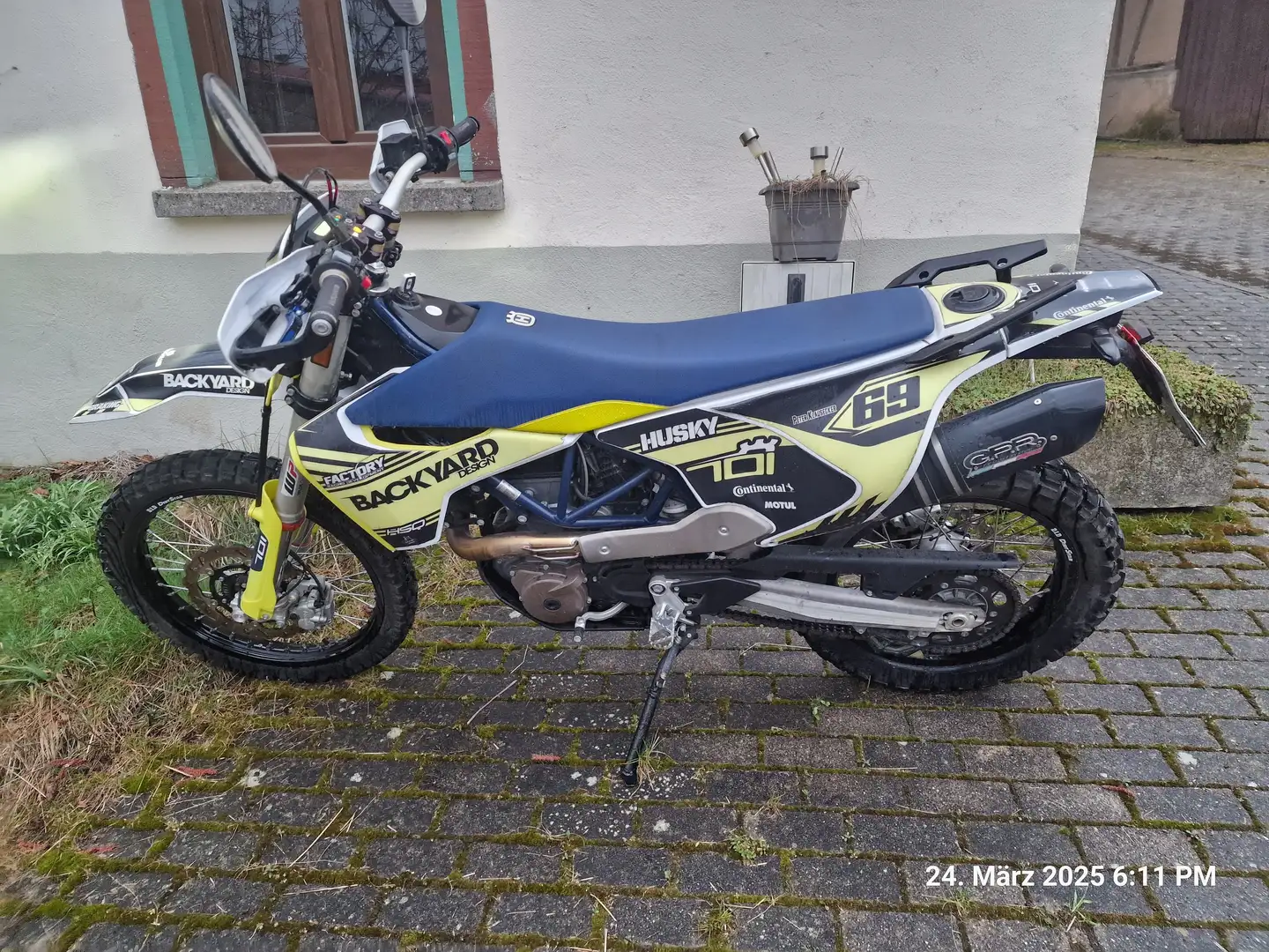 Husqvarna 701 Enduro - 1
