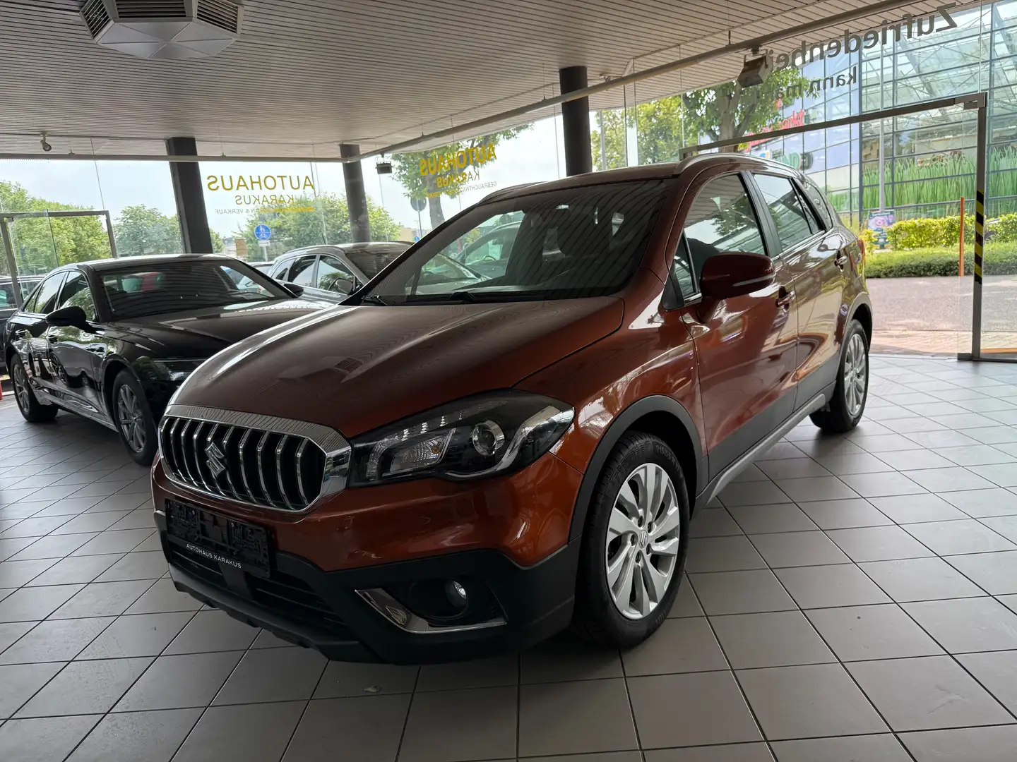 Suzuki SX4 S-Cross Club Aut. Navi/Carplay/RFK/Keyless/LED Braun - 2