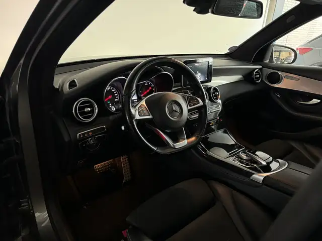 Mercedes-Benz GLC view 9