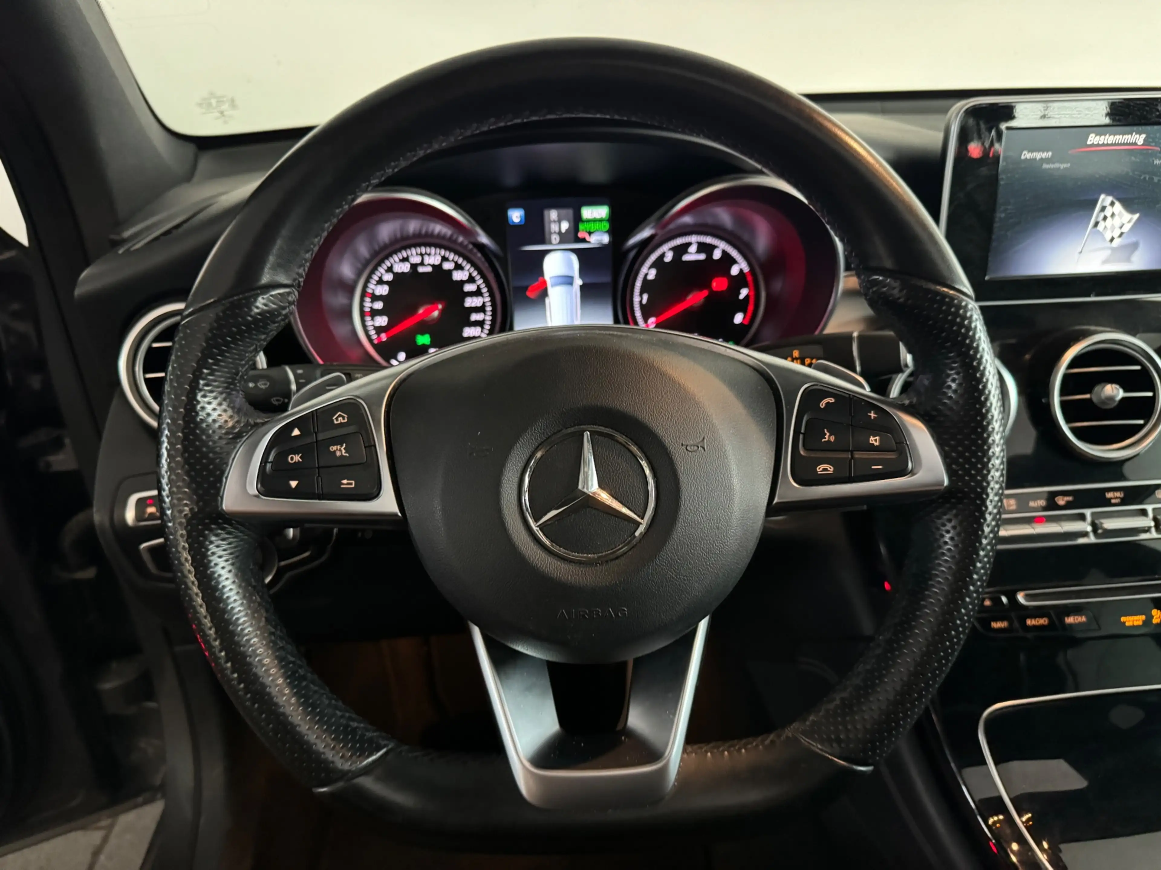 Mercedes-Benz GLC 350 350e 4MATIC Premium Plus — photo 11