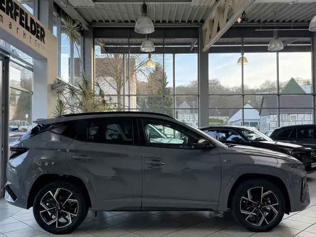 Hyundai Tucson view 2
