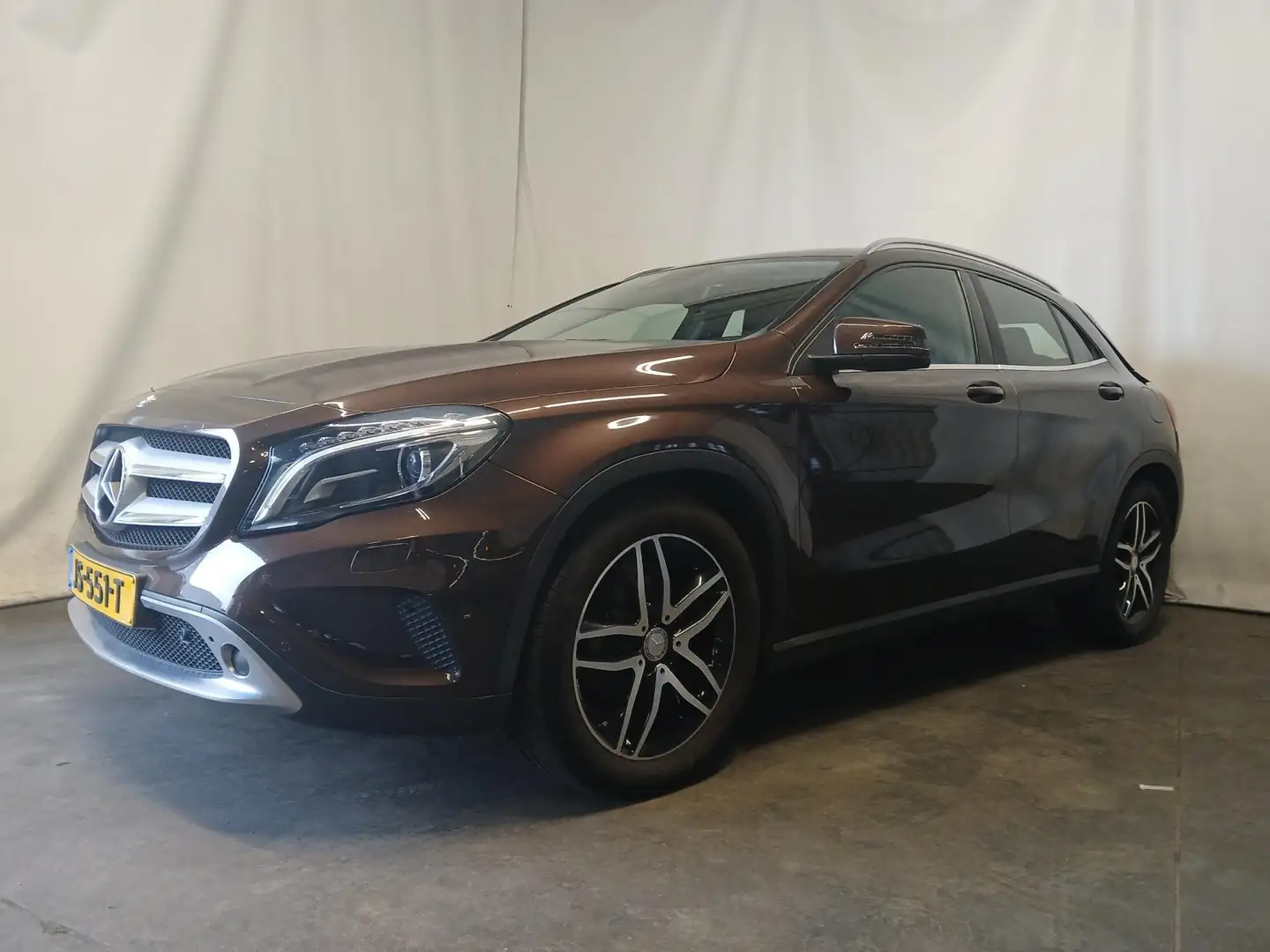 Mercedes-Benz GLA 180 Prestige - Leder - Clima - Navi - Cruise - Schade Bruin - 2