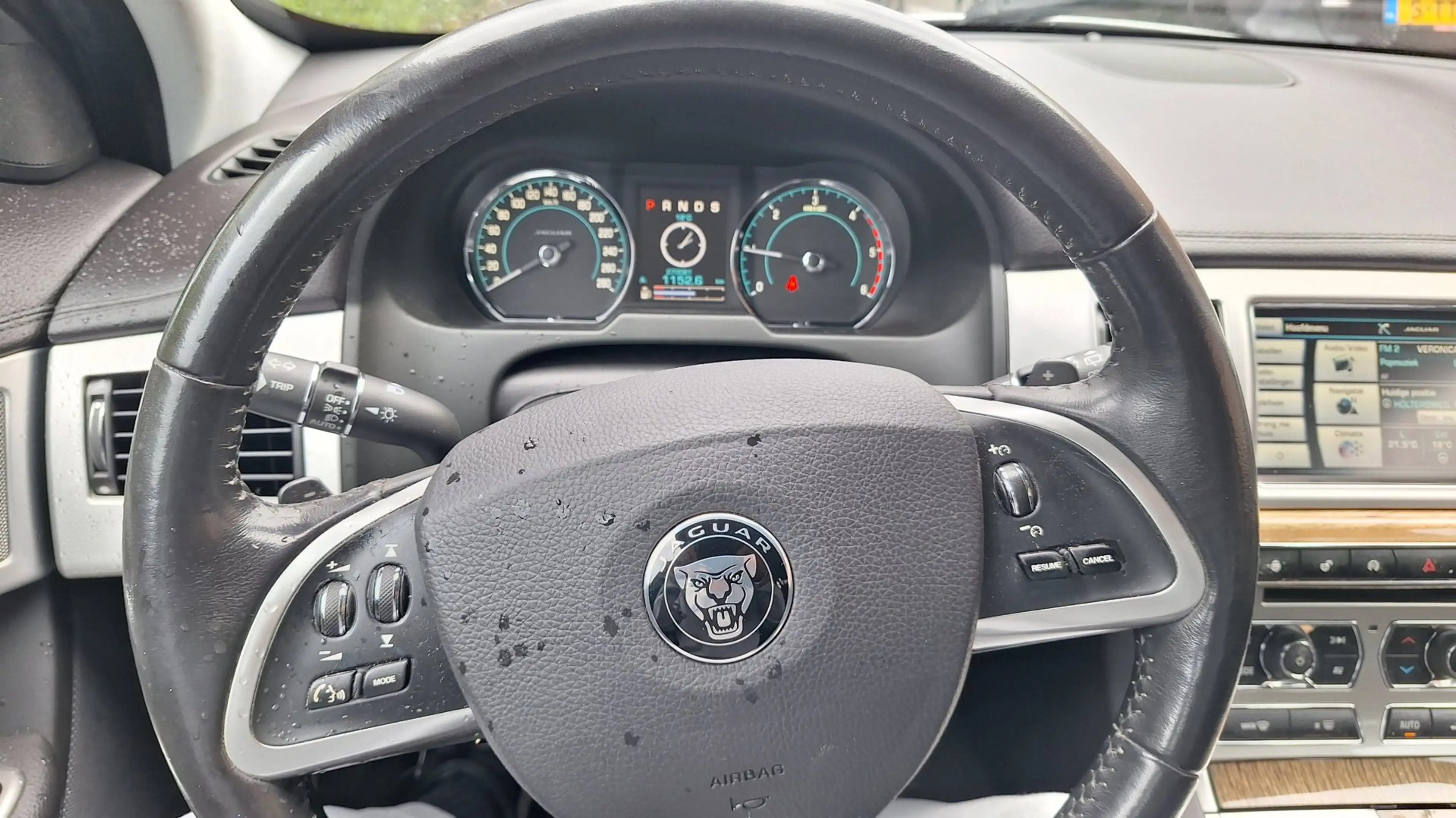 Jaguar XF Sportbrake 2.2D — photo 6