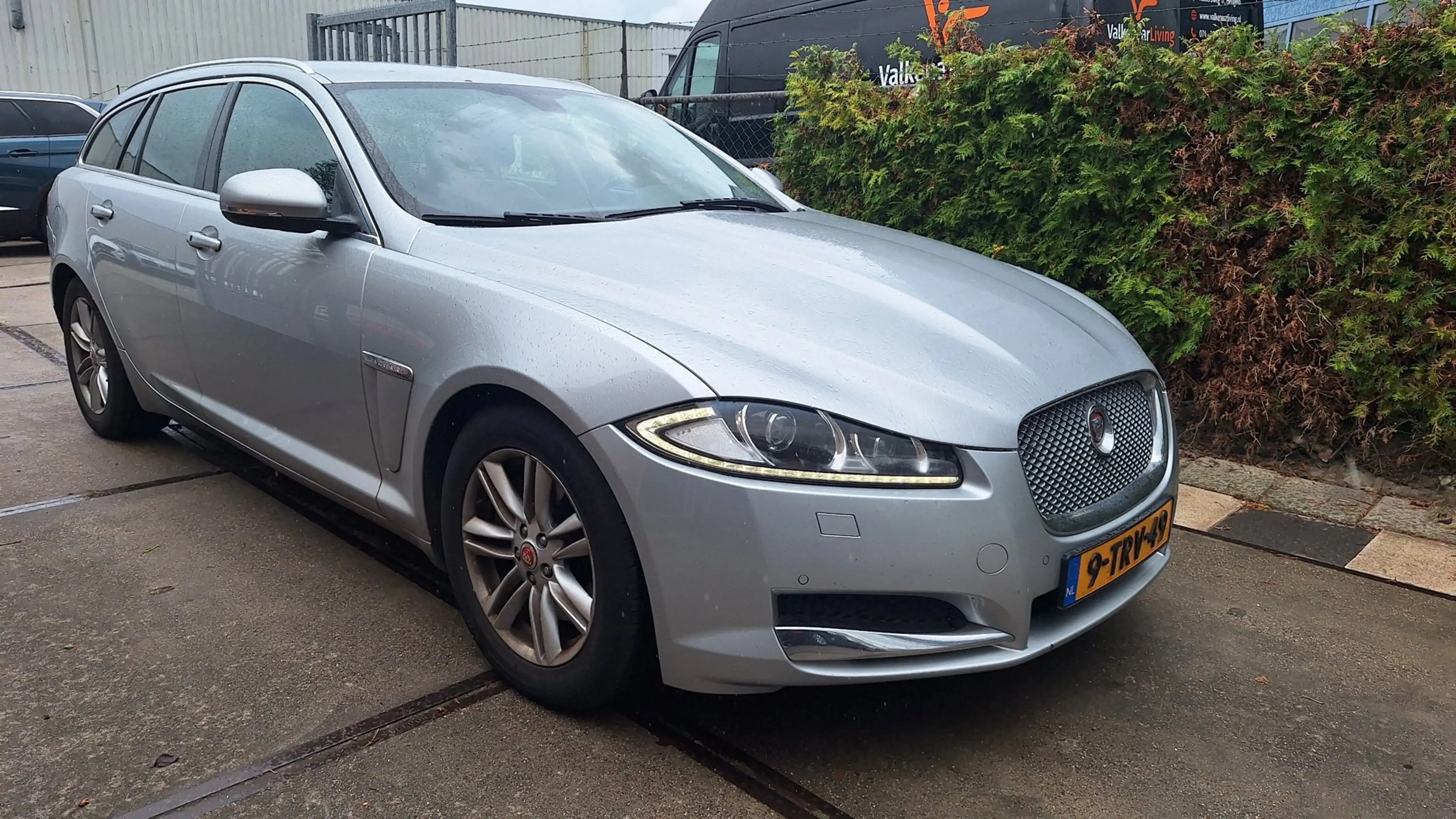Jaguar XF Sportbrake 2.2D — photo 3