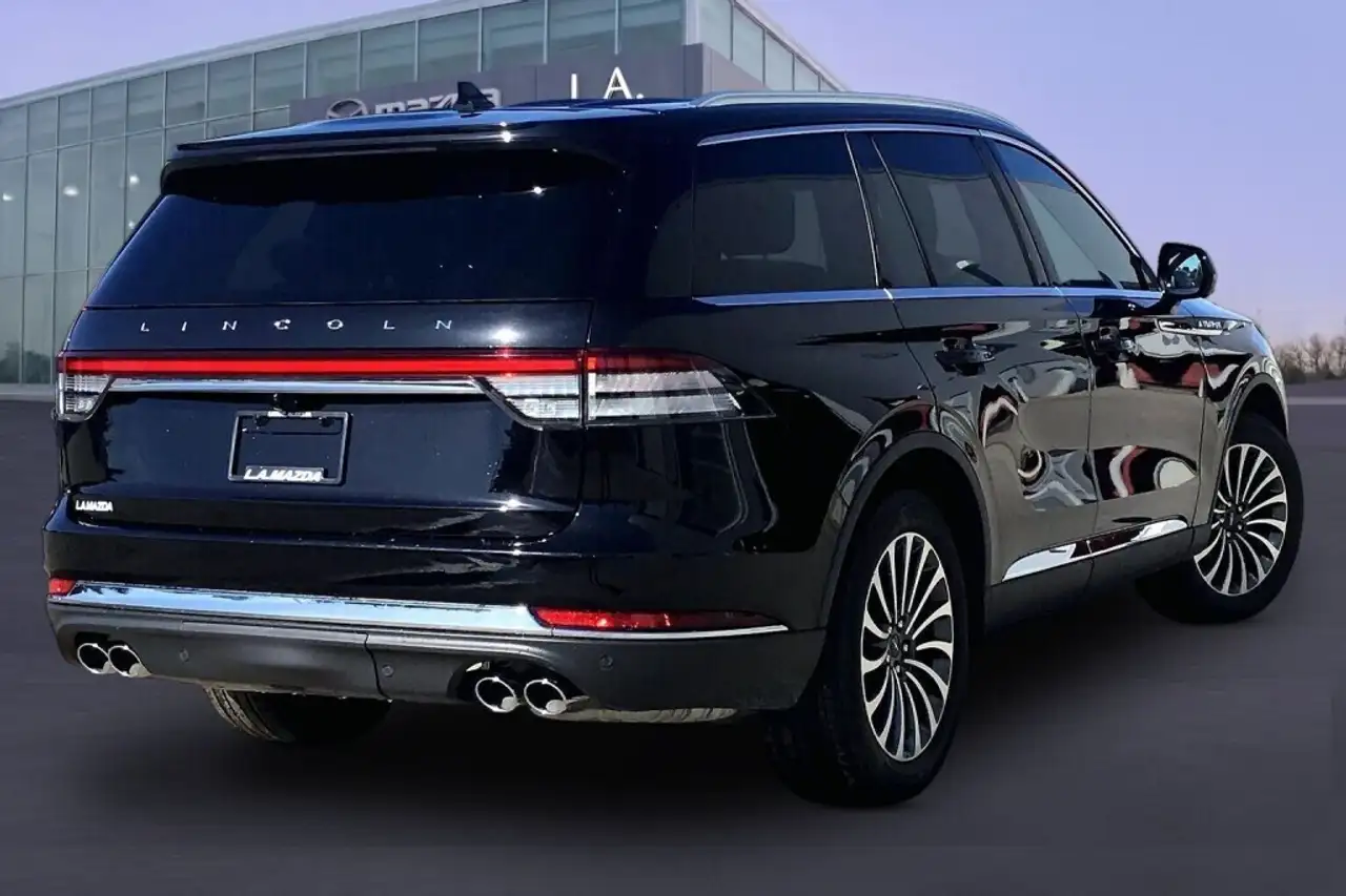 Lincoln Aviator снимка Lincoln Aviator