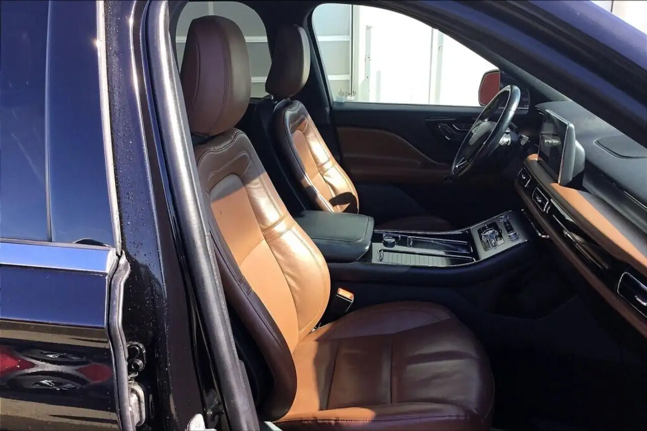 Lincoln Aviator снимка Lincoln Aviator