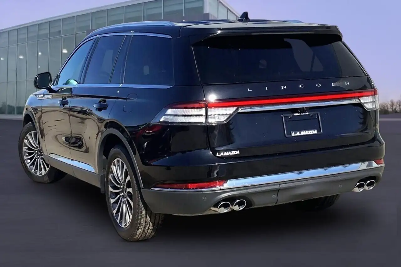 Lincoln Aviator снимка Lincoln Aviator