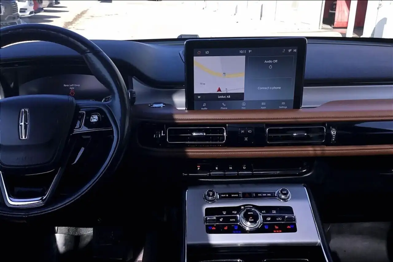Lincoln Aviator снимка Lincoln Aviator