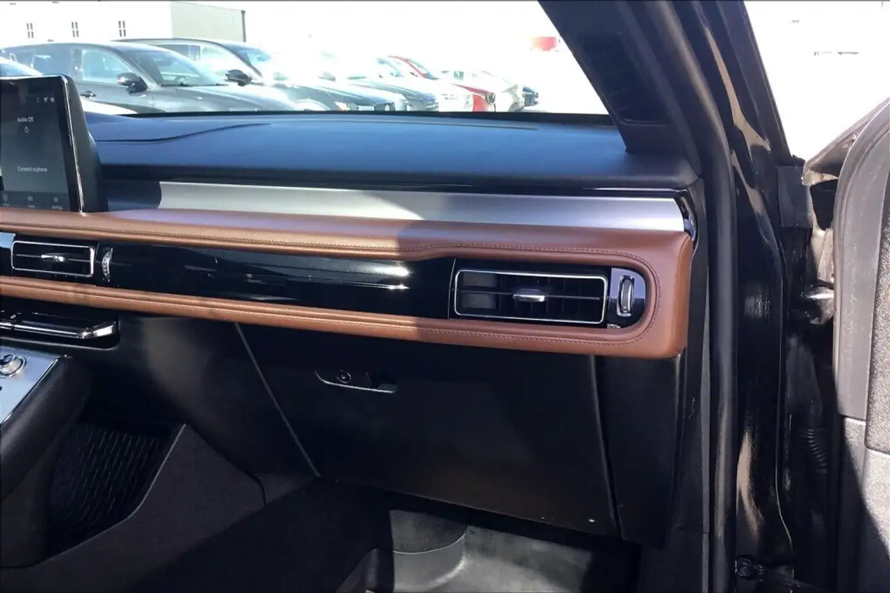Lincoln Aviator снимка Lincoln Aviator