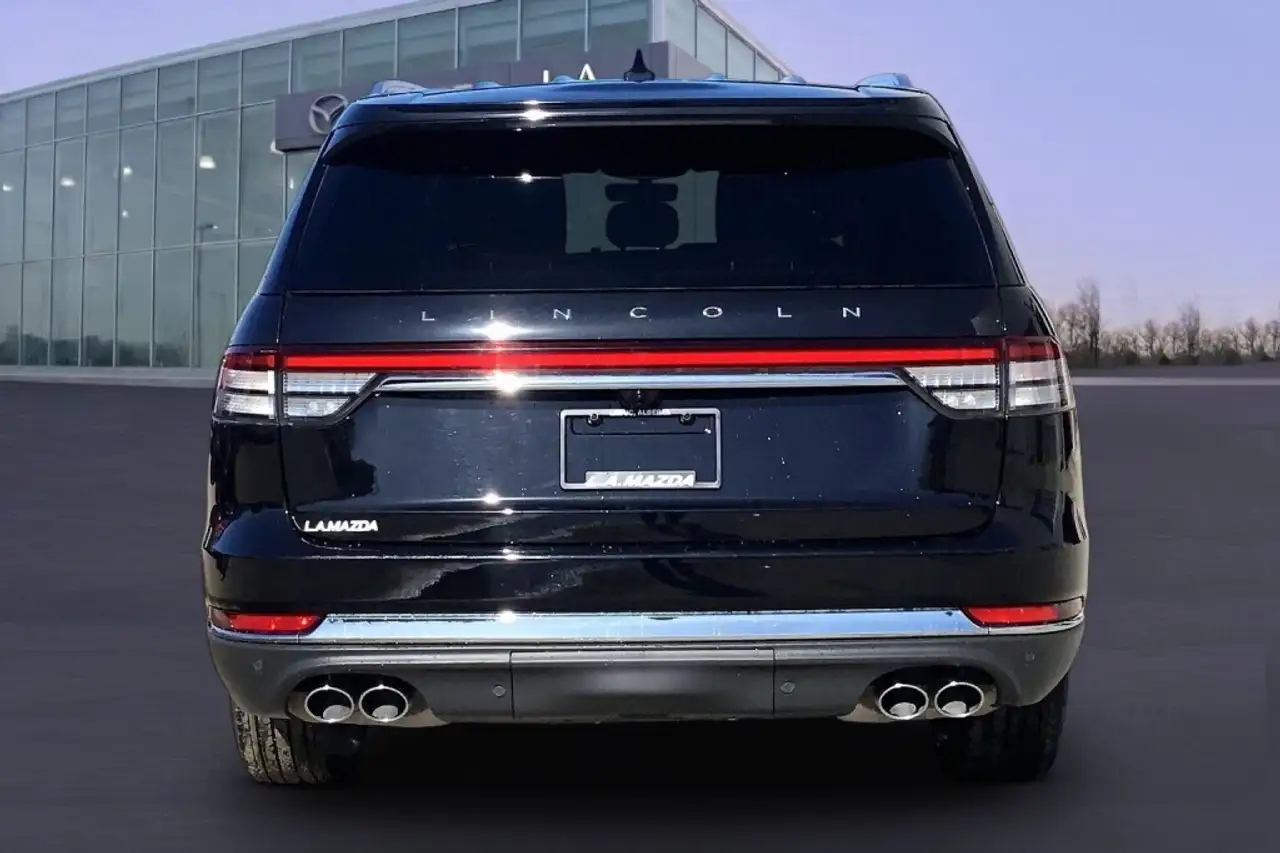 Lincoln Aviator снимка Lincoln Aviator