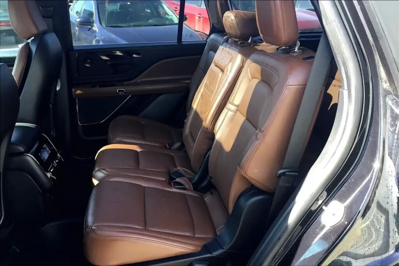 Lincoln Aviator снимка Lincoln Aviator
