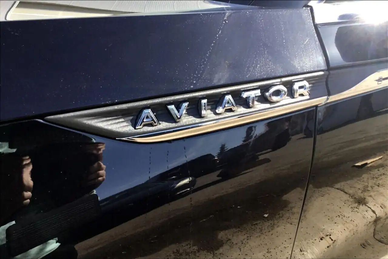 Lincoln Aviator снимка Lincoln Aviator