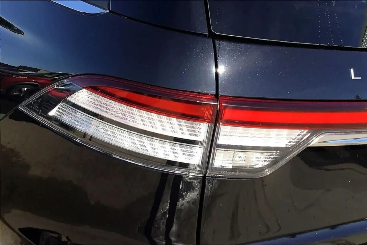 Lincoln Aviator снимка Lincoln Aviator