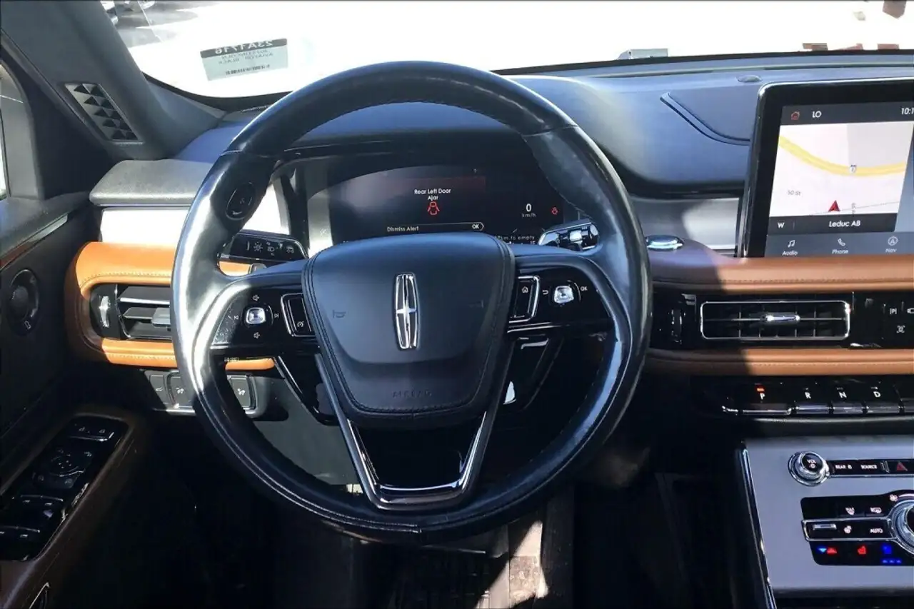 Lincoln Aviator снимка Lincoln Aviator