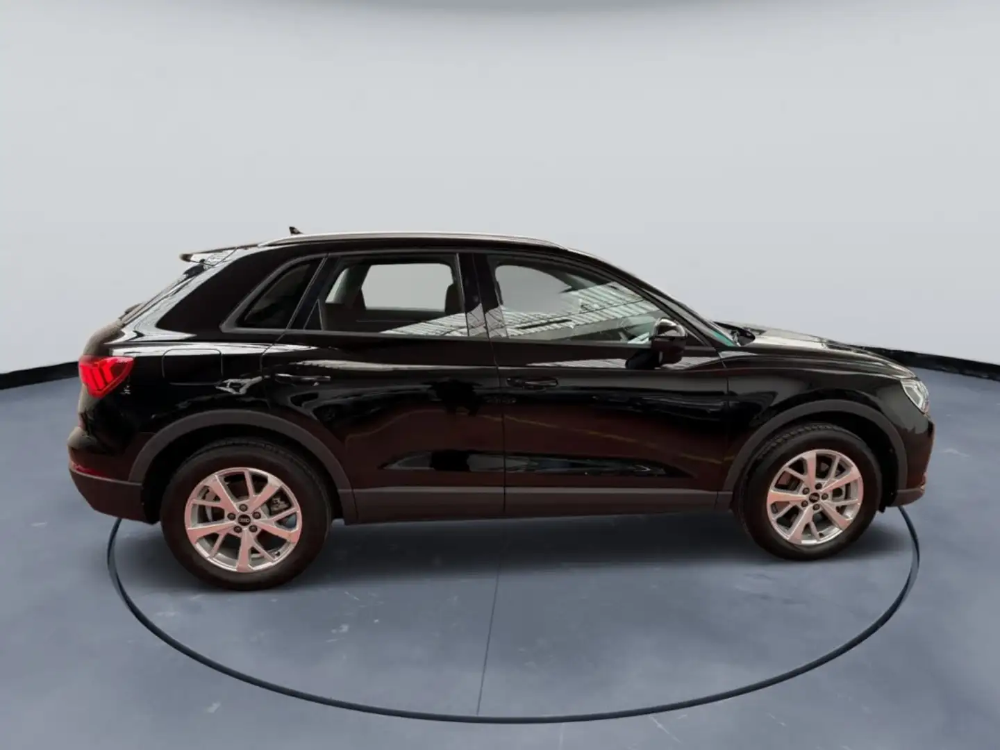 Audi Q3 45 TFSIe S line S-tronic Noir - 2