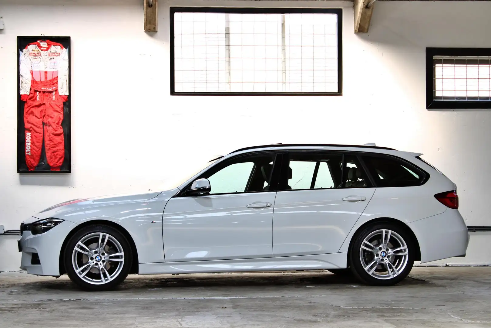 BMW 318 3-serie Touring 318i M Sport Corporate Lease | M-S Bílá - 2