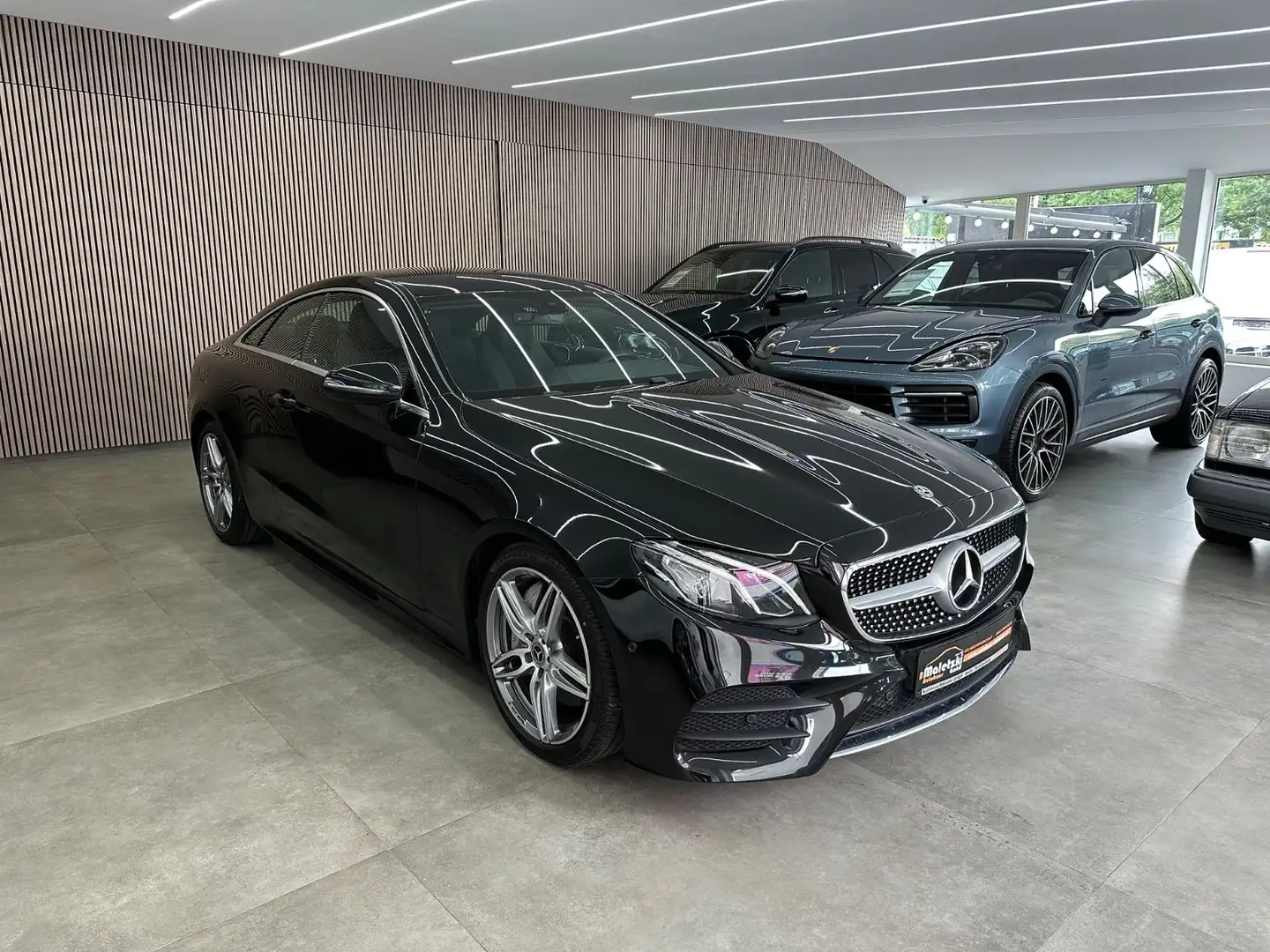 Mercedes-Benz E 300 Coupe AMG*Ambiente*Navi*Kamera* Černá - 1